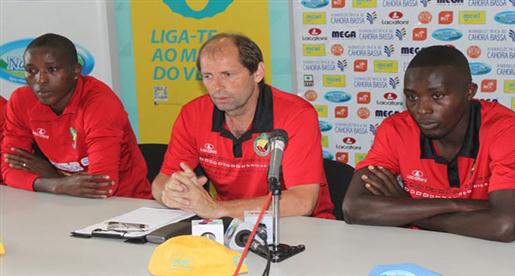 سداسية غينيا تتسبب في إقالة مدرب موزمبيق قبل 72 من لقاء مصر